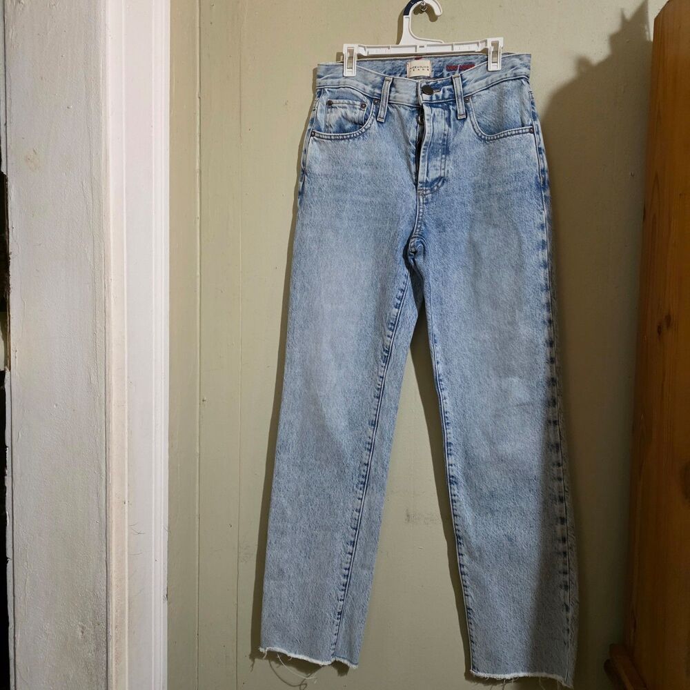 Alice+Olivia Light wash High Rise Straight Jeans used size 24